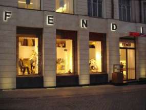 pellicceria Fendi -a-mosca.jpg